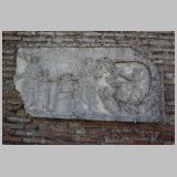 1759 ostia - regio i - insula xv - tempio di ercole (i,xv,5) - relief haruspex c. fulvius salvis.jpg